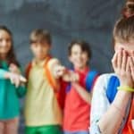كيف تحمي طفلك من التنمر داخل المدرسة؟