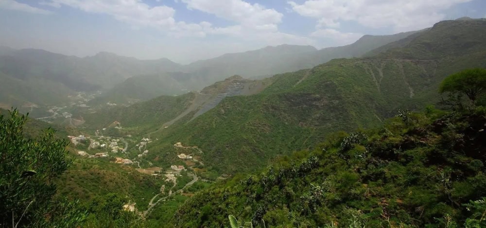 "كحلا عسير".. وجهة سعودية ساحرة تدمج جمال الطبيعة وعراقة التراث