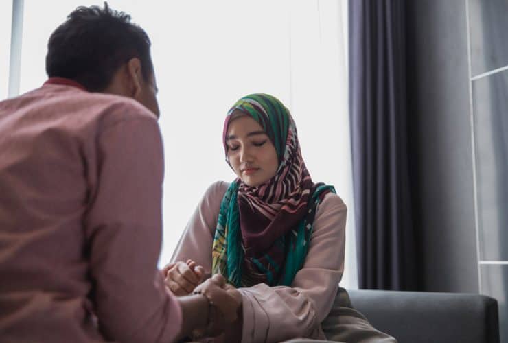 بين الحب والشك: الغيرة الصحية والغيرة المرضية