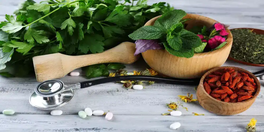 الطب البديل والتكميلي.. بين الماضي العريق والبحث عن توازن الجسد والروح