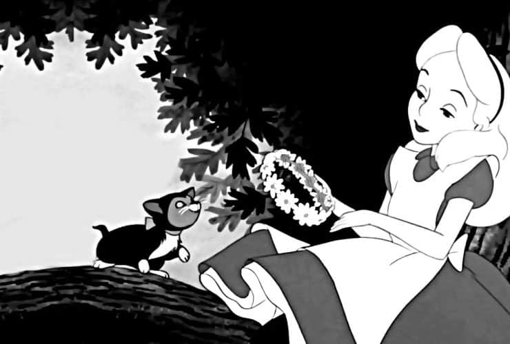 متلازمة سندريلا.. الاعتماد المفرط على الآخرين في حياة الفتيات