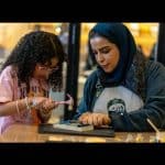 أطفال السعودية يكتشفون الفنون التقليدية تزامنًا مع العودة للمدارس