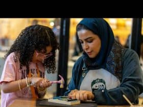 أطفال السعودية يكتشفون الفنون التقليدية تزامنًا مع العودة للمدارس