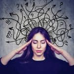 الإصغاء بدل المقاومة.. كيف نواجه الأفكار السلبية بذكاء نفسي؟