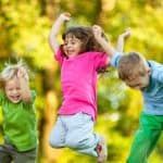 الأطفال بين الماضي والحاضر: من هم الأكثر سعادة على الإطلاق؟