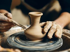 العيد الوطني والموروث الثقافي: احتفال بالفن والحرف اليدوية