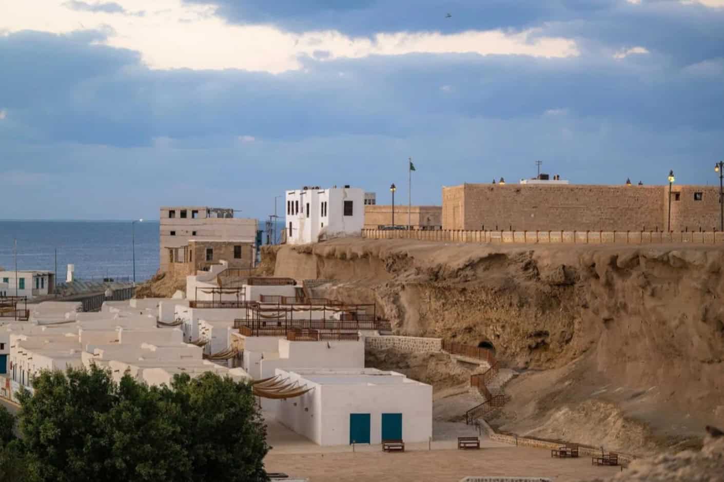 "الوجه".. بوابة السعودية التاريخية على البحر الأحمر