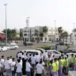 شباب السعودية.. أيادٍ بيضاء تنظف الأحياء قبل أمطار الشتاء