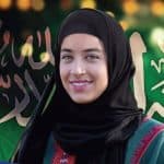 هنادي زكريا الهندي.. أول امرأة سعودية تقود الطائرة وتحلّق بحلمها عاليًا