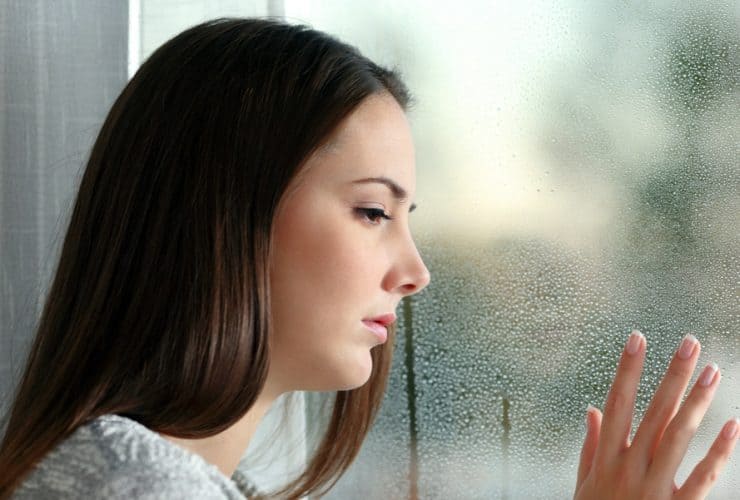 بين الذاكرة والشعور: لماذا ننسى التفاصيل المؤلمة لكن لا ننسى الأثر؟