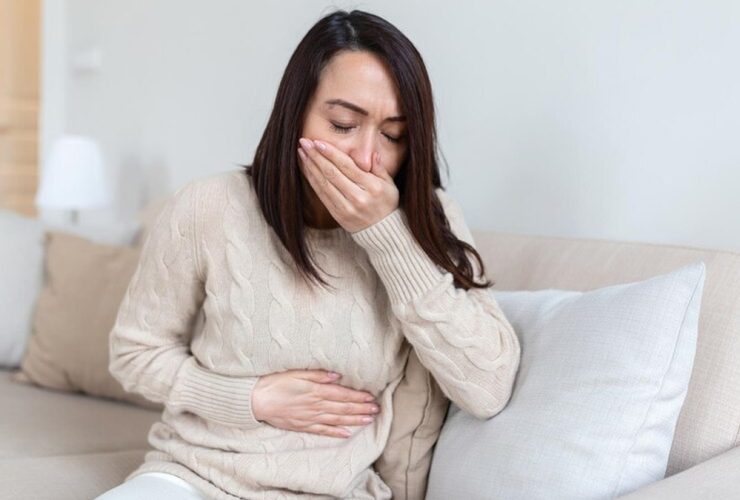الغثيان والقيء عند النساء.. أسباب شائعة وعوامل محتملة