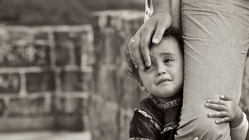 ألم الهجر في الطفولة.. كيف ندعم الطفل الذي يعاني من صدمة التخلي؟