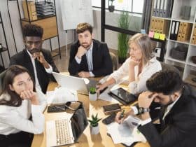 الوجه الخفي للتمييز.. علامات التمييز الخفي في مكان العمل وكيفية مواجهتها