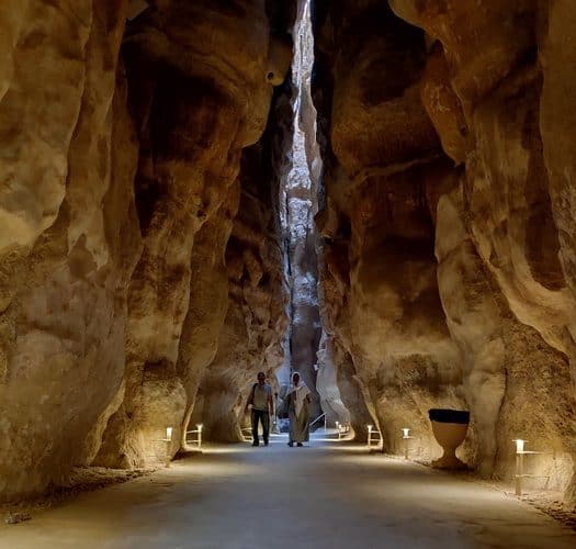 جبل القارة.. بوابة الأحساء للتاريخ والجمال الطبيعي