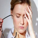 الدوخة عند الوقوف.. الأسباب، الأعراض، وطرق العلاج