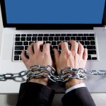إدمان العمل.. مفهومه، علاماته، وطرق التحرر منه