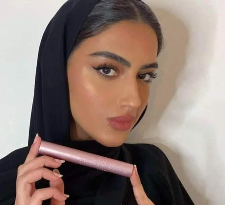 يارا النملة.. أيقونة سعودية شقت طريقها من شغف "السوشيال ميديا" إلى ريادة الأعمال العالمية