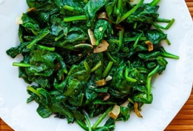 السبانخ.. سر الصحة والرشاقة.. دليلك لوصفات صحية ونصائح غذائية