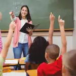 أهم عشر نصائح للمعلمين الجدد للسيطرة على الصف