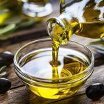 كيف تعرفي أن زيت الزيتون أصلي؟ 5 علامات تكشف الغش