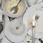 تجنبي ترك الأواني متسخة ليلًا لهذة الأسباب