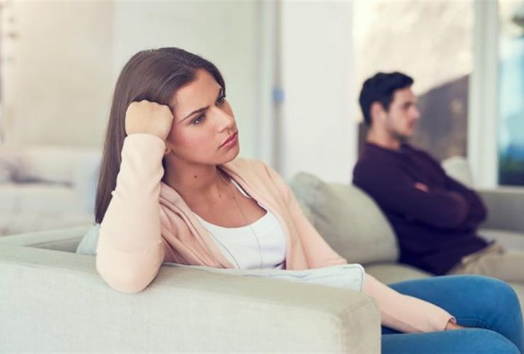 كيف تتجنبي فخ التعاسة الزوجية وتبني استقرارًا عاطفيًا؟