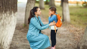 بين الحماية والحرية.. كيف تصنع الأم شخصية طفل مستقلة؟