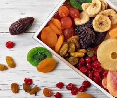 الفواكه المجففة.. فوائدها عظيمة لكن طريقة تناولها تحدد قيمتها