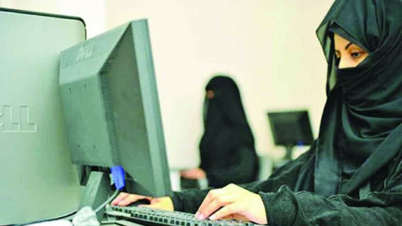 ضريبة "السهر الإجباري".. كيف يغير العمل الليلي الخريطة الهرمونية للمرأة؟