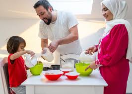 التعاون الأسري في رمضان.. كيف يعزز الروابط ويخلق ذكريات إيجابية؟