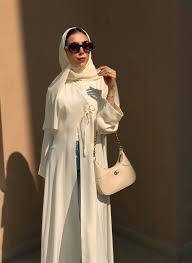 عباية مع الجينز تتصدر موضة رمضان 2026.. هيبة شرقية بأسلوب الرفاهية المعاصرة