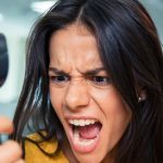 الغضب تحت المجهر.. لماذا نغضب؟ وكيف يؤثر ذلك على أجسامنا؟