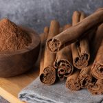 القرفة.. إرث طبيعي يجمع بين نكهة المذاق وفوائد العلاج
