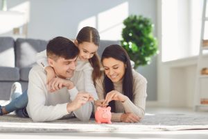 «التقشف الأسري».. استراتيجية مالية تعيد تشكيل نمط الحياة الاجتماعية