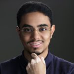 عبد الله السبع.. خبير تقني سعودي يحقق شهرة واسعة عبر المنصات الرقمية