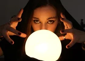 بين الوهم والحقيقة.. الدجل الإلكتروني يستهدف عقول المستخدمين