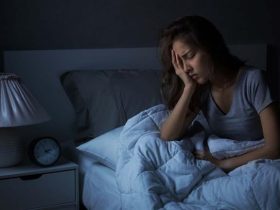 أسباب الاستيقاظ المفاجئ ليلاً.. وماذا يحدث لجسمك وعقلك عند الفجر