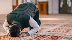 الخشوع في الصلاة برمضان.. رحلة روحية تعيد المعنى الحقيقي للعبادة