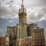 من أطول أبراج العالم.. برج ساعة مكة رمز ديني ومعماري بارز