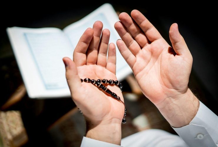 تحديات التوبة في زمن التكنولوجيا.. لماذا يعود البعض إلى الذنوب بعد الالتزام؟