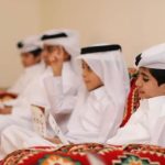المجالس الاجتماعية.. جسور للتواصل أم جدران للعزلة؟