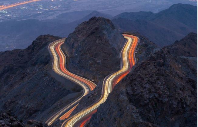 جبال الهدا.. عناق السحاب وعبق التاريخ فوق قمم الطائف
