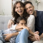 كيف تصنع طاقة إيجابية داخل منزلك؟ خطوات بسيطة لبيئة أكثر راحة وسعادة