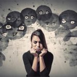 كيفية التحرر من السلبية.. دروس من مواقف الحياة اليومية
