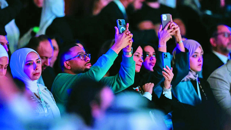 سطوة "اللايك" ..لماذا يلهث المخرجون خلف المؤثرين؟