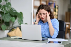 المرأة بين التحديات المجتمعية والصحة النفسية