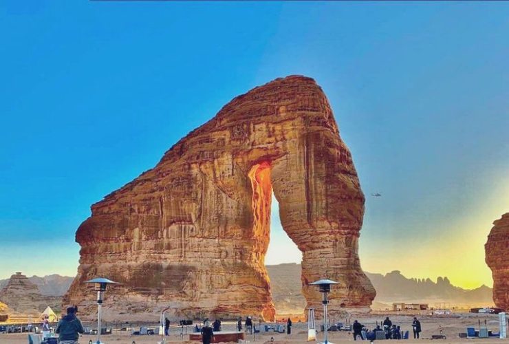 طنطورة العلا".. مزولة الزمن التي توجت شتاء السعودية بمهرجان عالمي