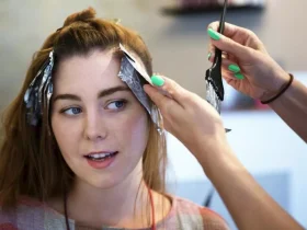 تحذيرات طبية من صبغات الشعر الدائمة.. مخاطر صحية واحتمالات للحساسية والسرطان