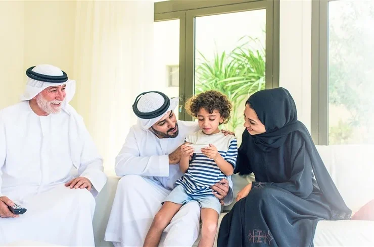 الحوار الأسري.. ركيزة أساسية لبناء عائلة متماسكة ومجتمع صحي