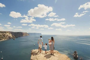 السفر مع الأطفال.. تجربة ترفيهية تتحول إلى استثمار في تنمية المهارات